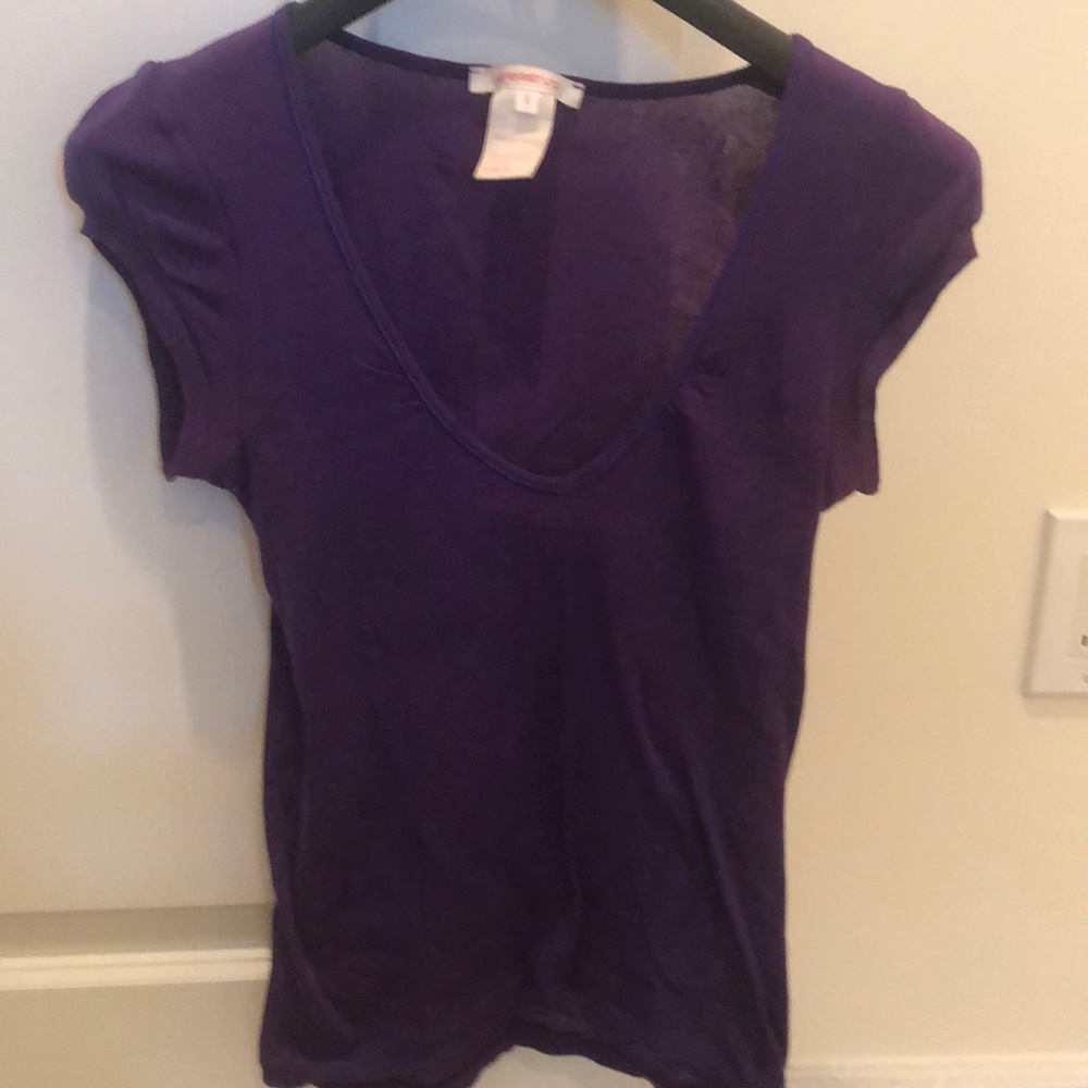 Vanessa Bruno t-shirt. Purple. Size 1.